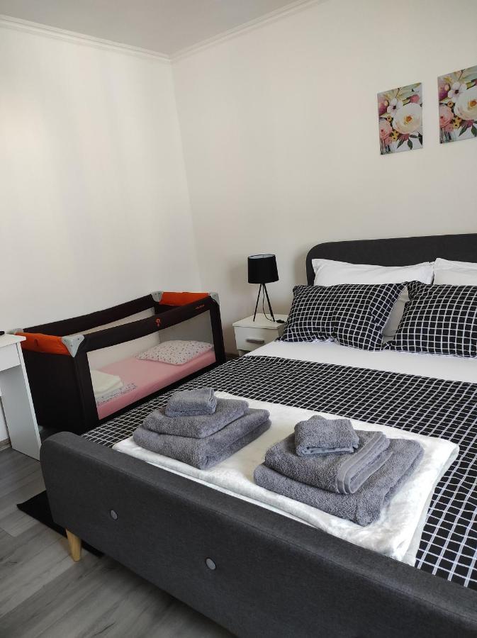 Apartman Domi Слуни Екстериор снимка