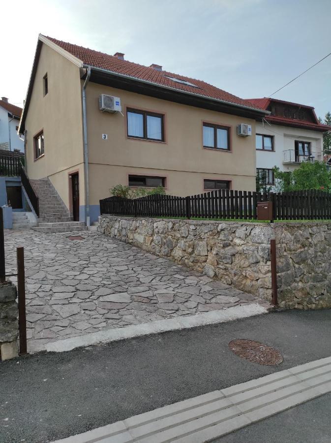 Apartman Domi Слуни Екстериор снимка